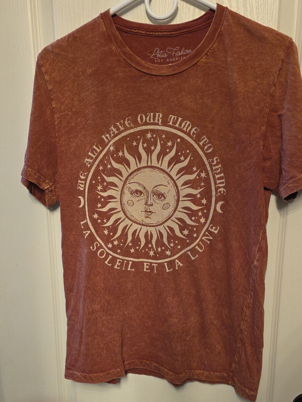 Lotus Fashion Womens Rust Sun Graphic Tee